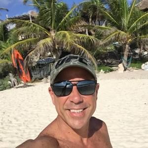 Meet your Posher, Augusto